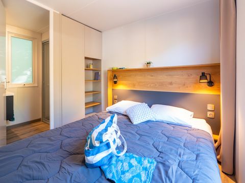 MOBILHOME 5 personnes - Premium Exclusive | 2 Ch. | 5 Pers. | Terrasse surélevée | 2 SDB | TV