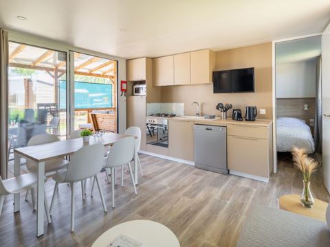 MOBILHOME 8 personnes - Salon Suprême Plus 3 chambres - Zone Premium