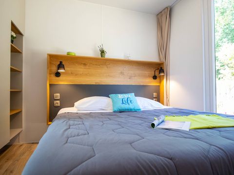 BUNGALOW 6 personnes - Mobil-home | Premium Exclusive | 3 Ch. | 6 Pers. | Terrasse surélevée | 2 SDB | Clim. | TV