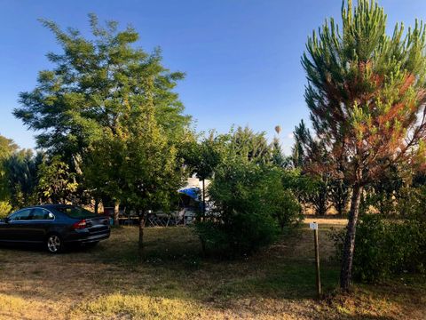 Emplacement - Emplacement XL véhicule + électricité 6A +150m²