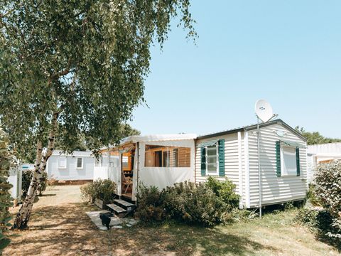 MOBILHOME 4 personnes - Grand confort - terrasse couverte et fermée