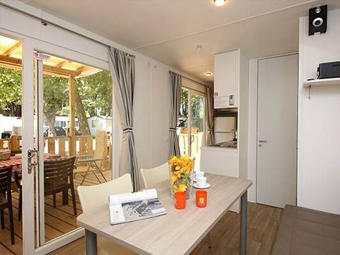 MOBILHOME 6 personnes - Mobil-home | Comfort | 3 Ch. | 6 Pers. | Terrasse surélevée | 2 SDB | Clim.