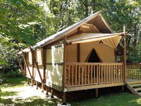 Tente en toile et en bois 5 personnes - Lodge EVASION - 2 chambres - avec sanitaires