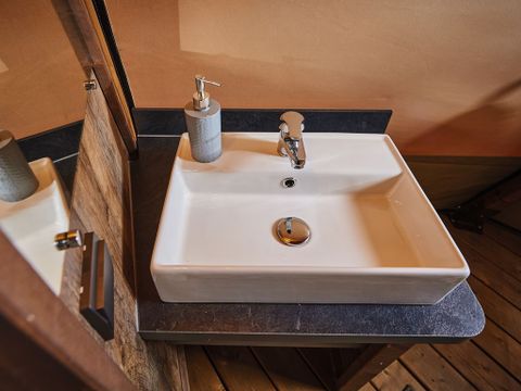 HÉBERGEMENT INSOLITE 4 personnes - Tipi NOMADE - 2 chambres avec sanitaires