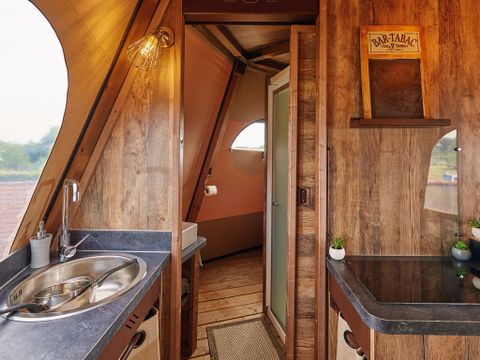 HÉBERGEMENT INSOLITE 4 personnes - Tipi LUXE - 2 chambres avec sanitaires