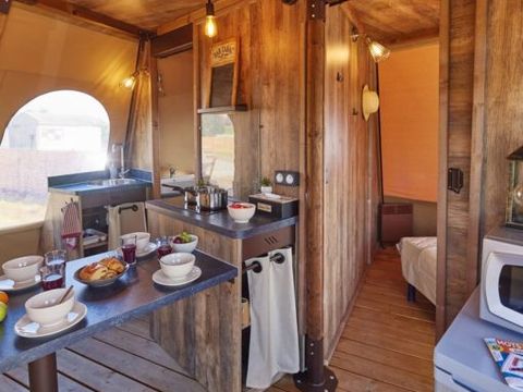 HÉBERGEMENT INSOLITE 4 personnes - Tipi LUXE - 2 chambres avec sanitaires