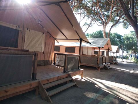 Tente en toile et en bois 5 personnes - VICTORIA (2R 4+1P)