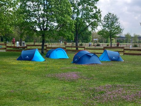 Emplacement - cyclistes, randonneurs, motards