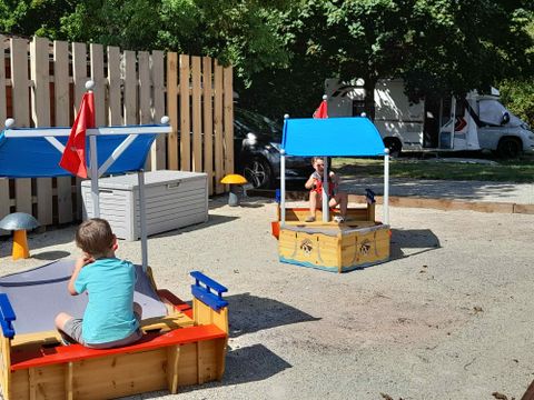 Camping L'Ile aux mille Charmes - Camping Vosges - Image N°13