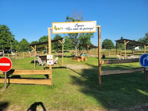 Camping L'Ile aux mille Charmes - Camping Vosges - Image N°4