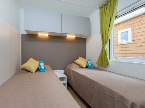 BUNGALOW 2 personnes - Bungalow Fashion - 2 personnes inclus possibilité 2 personnes en supplément à réserver auprès du camping (payant)