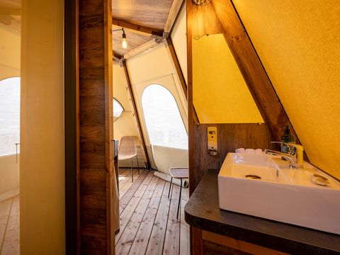 HÉBERGEMENT INSOLITE 4 personnes - Tipi Experience Lodge