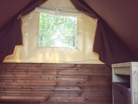 HÉBERGEMENT INSOLITE 2 personnes - Cabane Bivouac sur pilotis sous les arbres