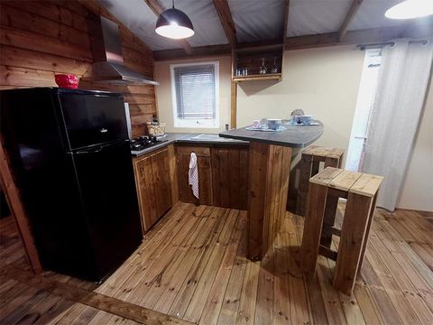 Tente en toile et en bois 5 personnes - Lodge Luxe nature surplombant la rivière avec vue panoramique - Climatisé
