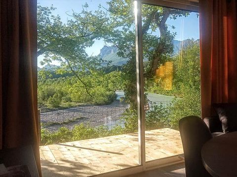 CHALET 6 personnes - Chalet de luxe Mimosa surplombant la rivière avec avec vue panoramique - Climatisé