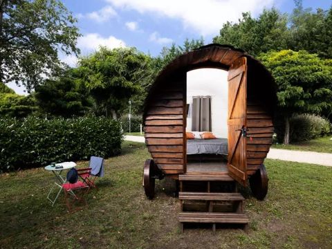 HÉBERGEMENT INSOLITE 2 personnes - Roulotte Van Beethoven 1 Pièce 2 Personnes Sans Sanitaire