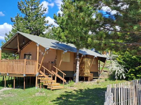 Tente en toile et en bois 6 personnes - Tente Lodge Prestige Plus - 2 chambres - 1 salle de bain - 35m²