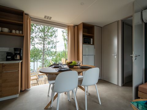 Mobilhome 4 personnes - Sunêlia Luxe - 2 chambres - 1 salle de bain - 31.6m²