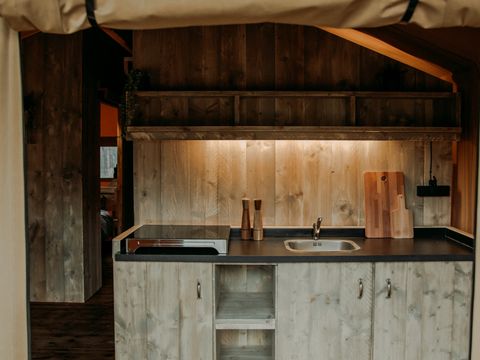 Tente en toile et en bois 5 personnes - Tente Wood Prestige Plus - 2 chambres - 1 salle de bain 38m²