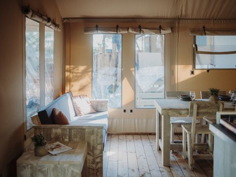 Tente en toile et en bois 5 personnes - Tente Wood Prestige Plus - 2 chambres - 1 salle de bain 38m²