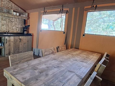 Tente en toile et en bois 6 personnes - Safari Prestige Plus - 3 chambres - 1 salle de bain 49m²