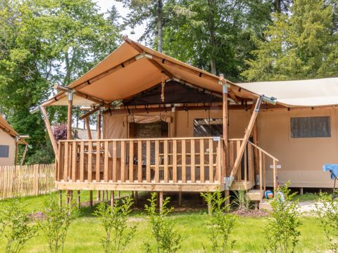 Tente en toile et en bois 6 personnes - Safari Prestige Plus - 3 chambres - 1 salle de bain 49m²