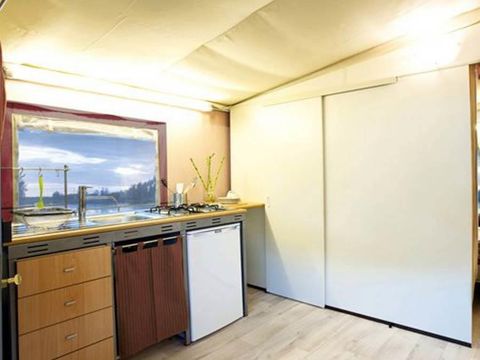 Tente en toile et en bois 5 personnes - Housing Tent