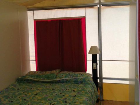 Tente en toile et en bois 5 personnes - Housing Tent