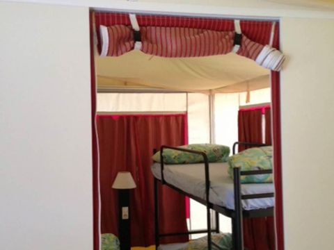 Tente en toile et en bois 5 personnes - Housing Tent