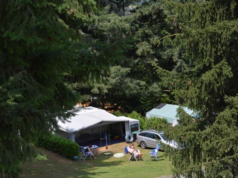 Emplacement - Emplacement Prestige 100m² - 10A + eau et évacuation des eaux usées