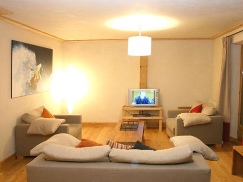 APPARTEMENT 6 personnes - 4 pièces 6 personnes APPARTEMENT 6 personnes - 4 pièces 6 personnes