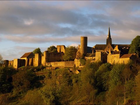 Club Essentiel Belle Cité de Mayenne - Camping Mayenne - Image N°2