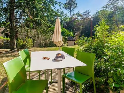 BUNGALOW 6 personnes - Essentiel Bung Chambre 5 Adultes + 1 Enfant Terrasse