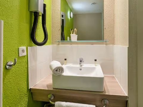STUDIO 2 personnes - Essentiel Studio 2 personnes (*)