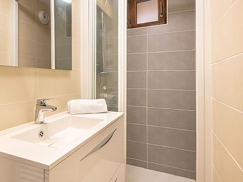 APPARTEMENT 5 personnes - "Rez-de-jardin" 2 Pièces 5 pers