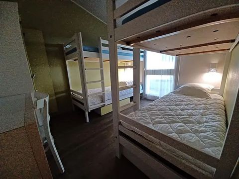 APPARTEMENT 8 personnes - "Rez-de-jardin" 4 Pièces 8 pers