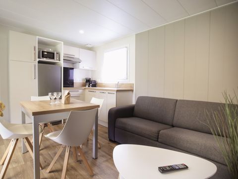 Lodge 4 personnes - Serenity 33,9 m² - 2 chambres - 2 salles de bain - Terrasse - TV