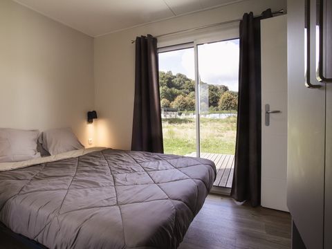 Lodge 4 personnes - Serenity 33,9 m² - 2 chambres - 2 salles de bain - Terrasse - TV