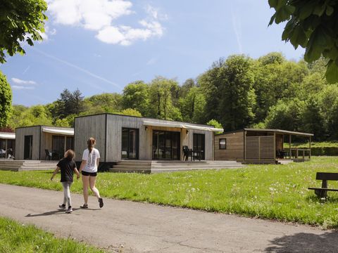 Lodge 4 personnes - Serenity 33,9 m² - 2 chambres - 2 salles de bain - Terrasse - TV