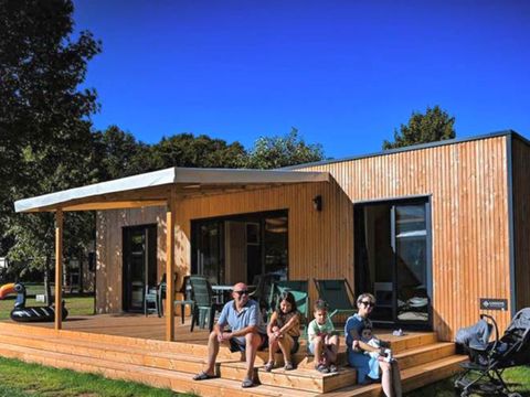 Lodge 4 personnes - Serenity 33,9 m² - 2 chambres - 2 salles de bain - Terrasse - TV