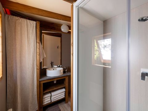 Tente en toile et en bois 4 personnes - Cosy Glamping - 2 chambres - 1 salle de bain