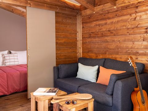 Tente en toile et en bois 4 personnes - Cosy Glamping - 2 chambres - 1 salle de bain