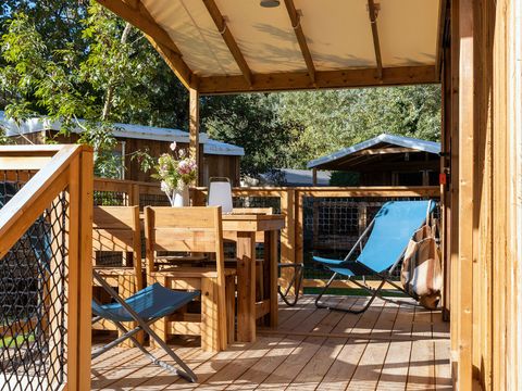 Tente en toile et en bois 4 personnes - Cosy Glamping - 2 chambres - 1 salle de bain