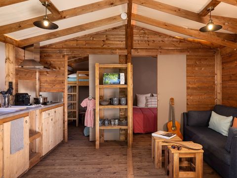 Tente en toile et en bois 4 personnes - Cosy Glamping - 2 chambres - 1 salle de bain