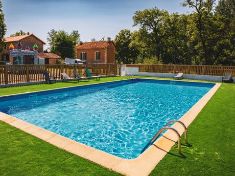 Camping D'auberoche - Camping Dordogne