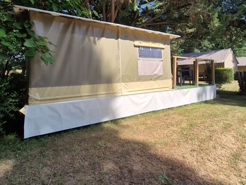 BUNGALOW TOILÉ 4 personnes - sans sanitaires