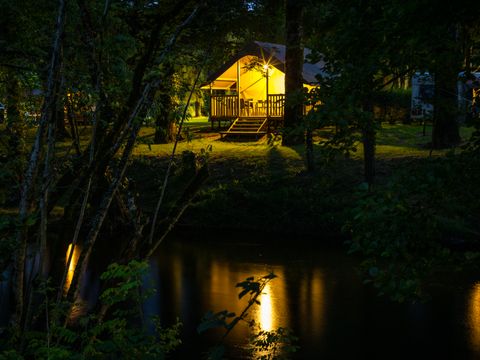 LODGE 4 personnes - Mini-Wood sur pilotis en toile , sans sanitaires, pour 4 personnes