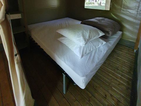 LODGE 4 personnes - Mini-Wood sur pilotis en toile , sans sanitaires, pour 4 personnes