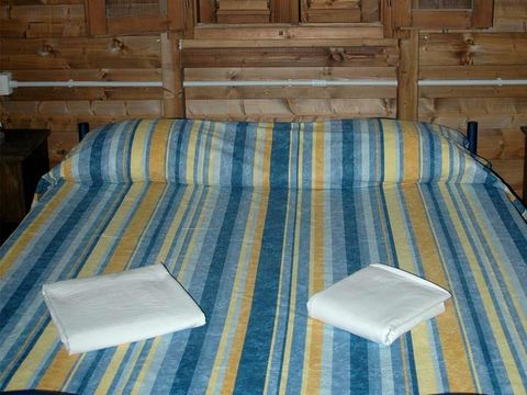 BUNGALOW 4 personnes - en bois 2+2 22 m²