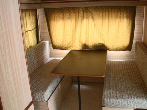 CARAVANE 4 personnes